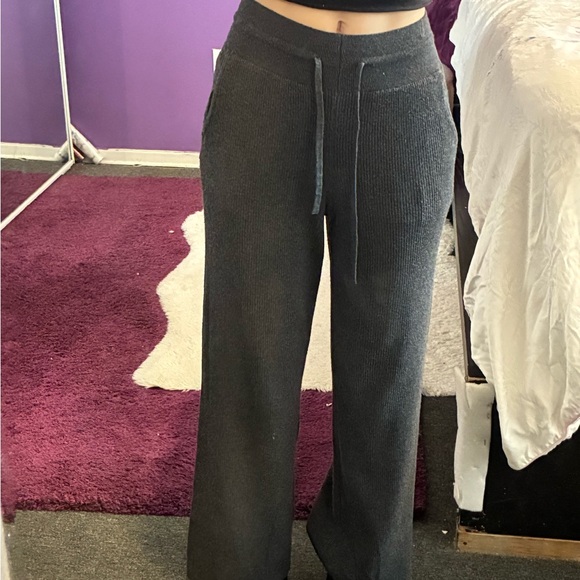 Uniqlo Ribbed Pants - Picture 4 of 7